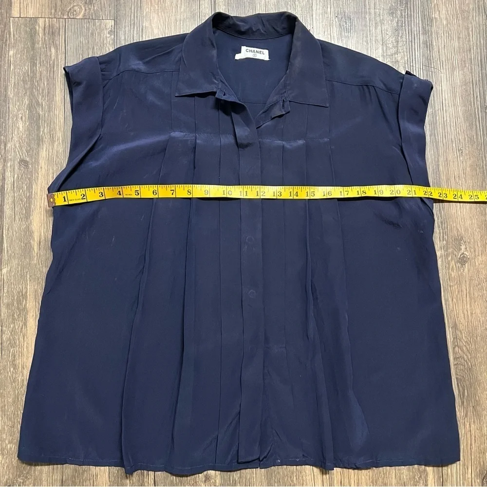 CHANEL Vtg 90’s Short Sleeve Navy Blue Silk Pleated Draped Button Blouse Y2K M